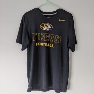 Men's Nike Dri-Fit short sleeve shirt